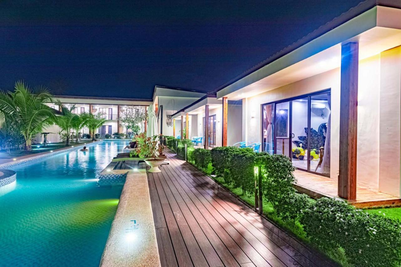 Amphitrite Hotel 3*