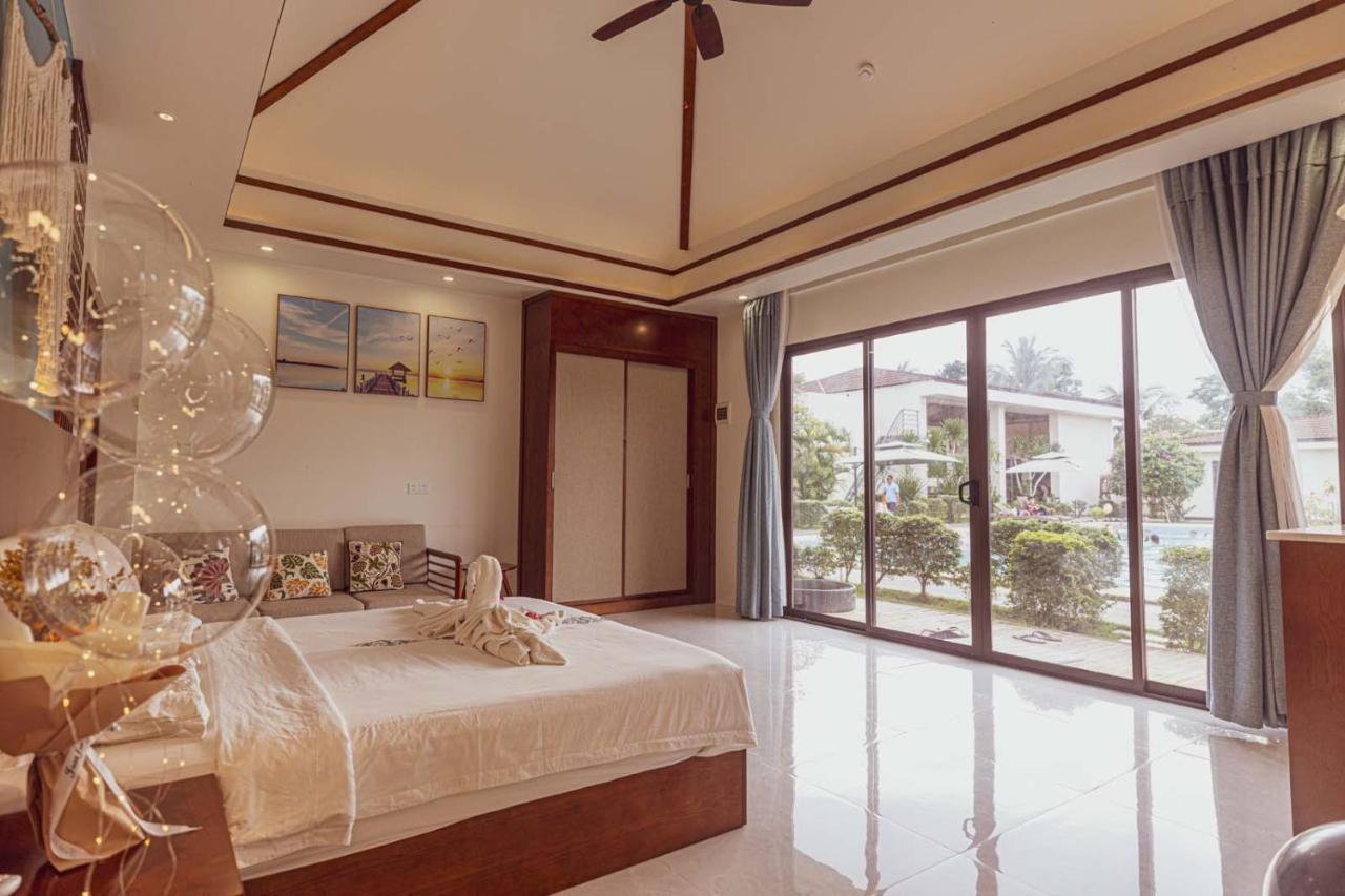 Amphitrite Hotel