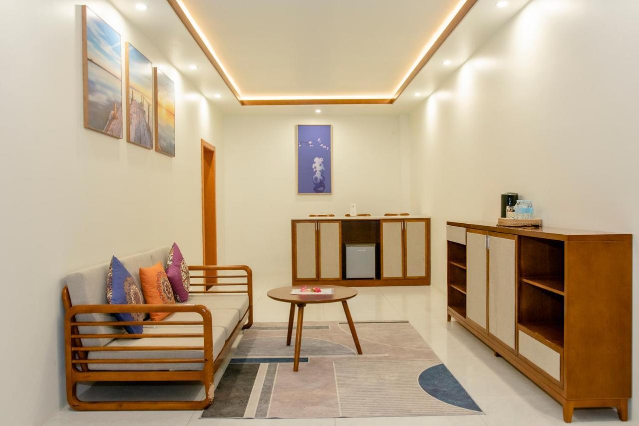 Amphitrite Hotel