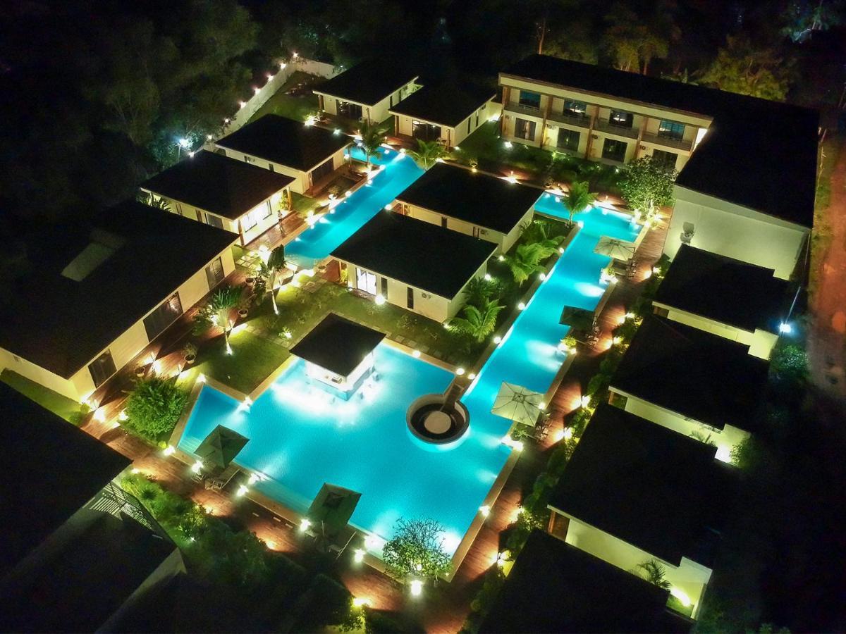 Amphitrite Hotel 3*