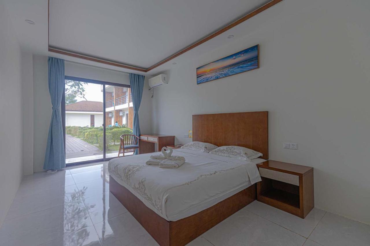 Amphitrite Hotel 3*